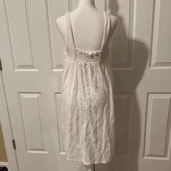 Chic and Comfy Cotton Midi Dress - Picture 3 of 8